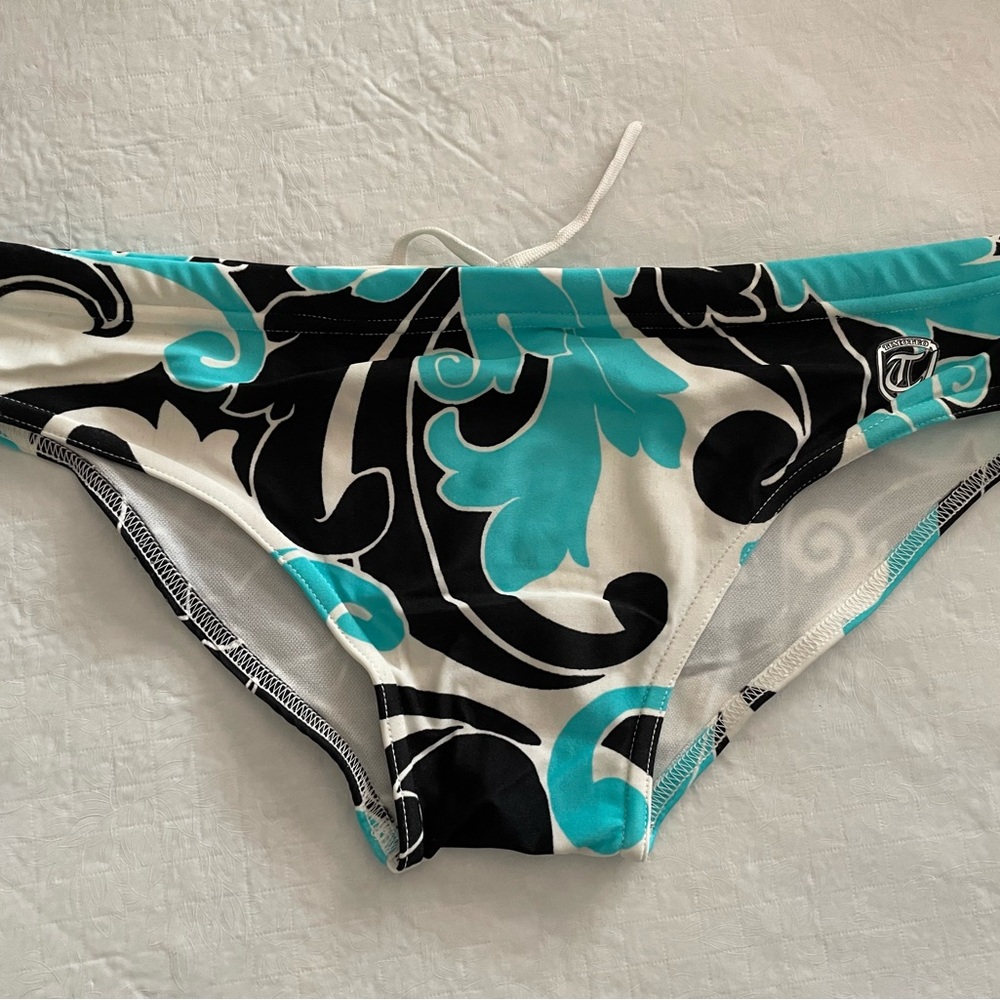 Timoteo swim brief size medium